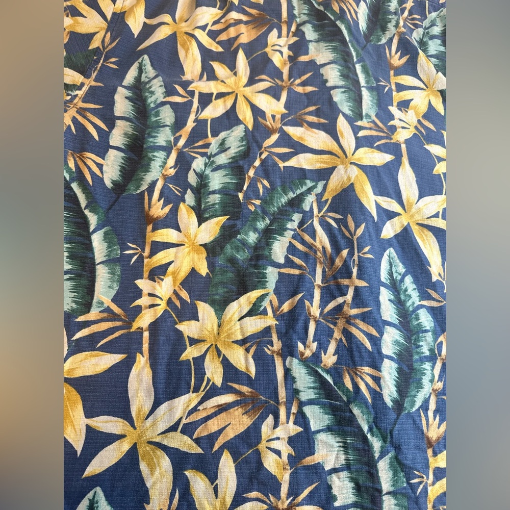 Tommy Bahama Hawaiian Shirt Blue Floral Silk Short Sleeve Button Front Men’s L - Picture 12 of 12